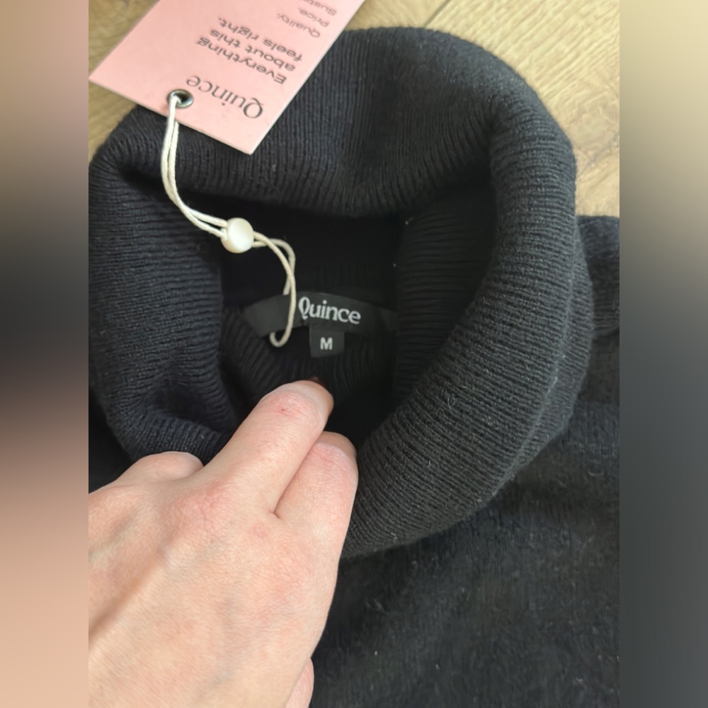 Quince Mongolian Cashmere Turtleneck
Sweater Dress in black size M NEW with tags - Picture 11 of 13